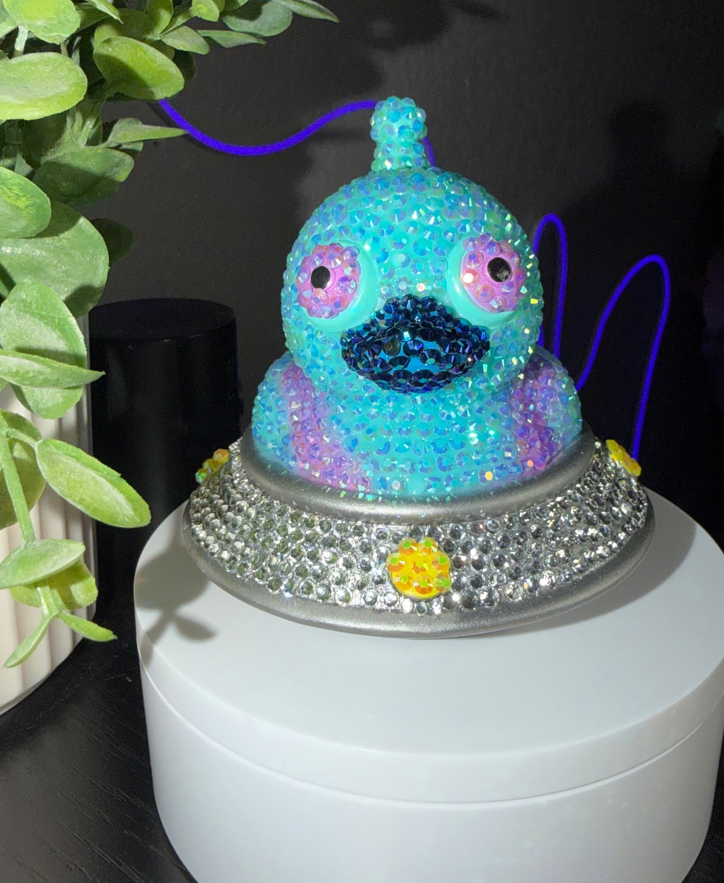 Rhinestone Duck - alien