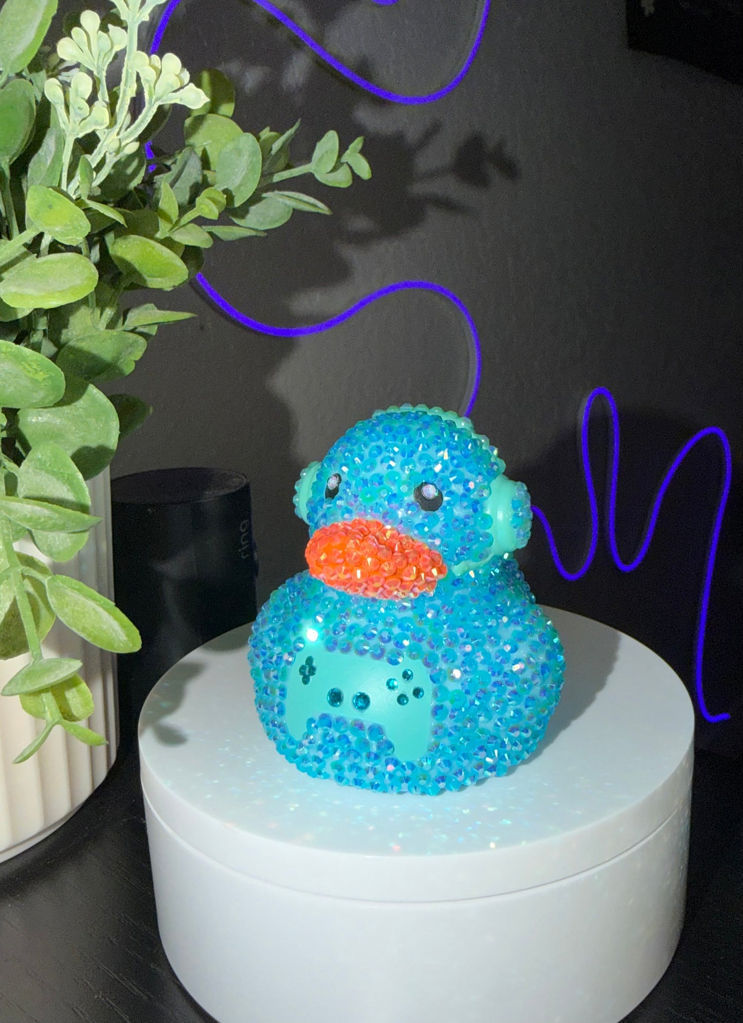 Rhinestone Duck - gamer